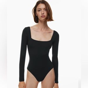 Babaton Contour Squareneck Bodysuit